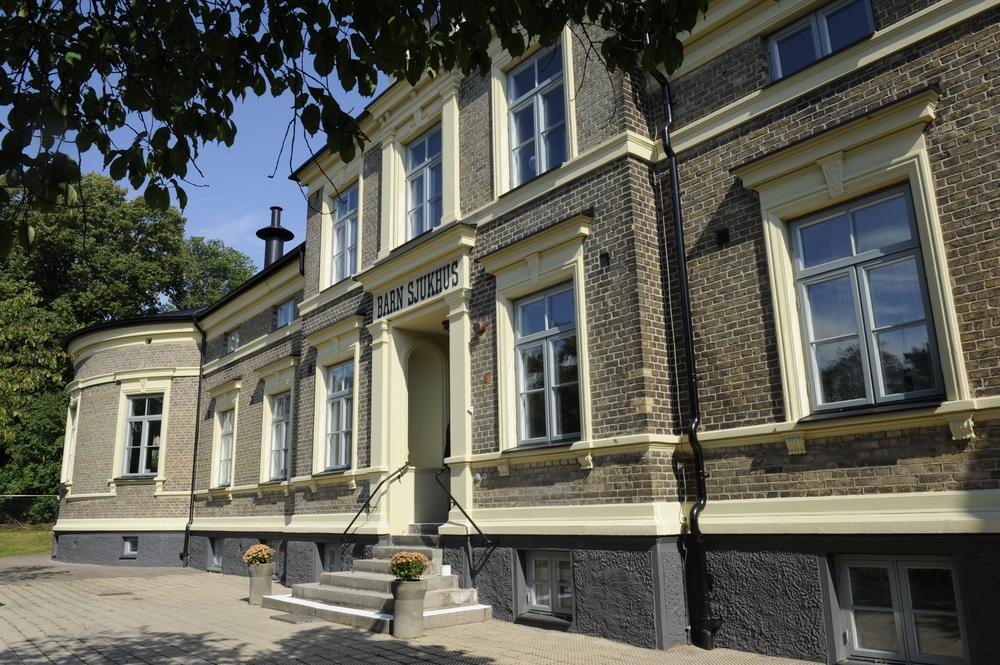 北京博物館展覽館展廳在展覽布置設(shè)計上的特點1 北京博物館展覽館展廳在展覽布置設(shè)計上的特點1