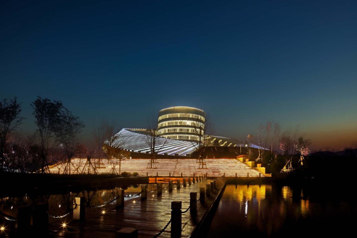 05-%E5%A4%9C%E5%B9%95%E7%81%AF%E5%BD%B1.jpg 05-%E5%A4%9C%E5%B9%95%E7%81%AF%E5%BD%B1.jpg