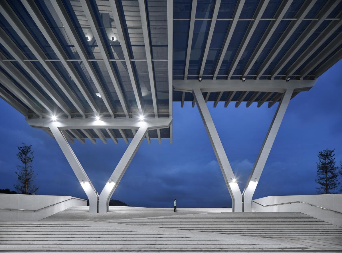 Y%E5%9E%8B%E6%9F%B1%E6%94%AF%E6%92%91%E8%B5%B7%E9%A1%B6%E6%A3%9A%EF%BC%8CCeiling_supported_by_Y-column.jpg Y%E5%9E%8B%E6%9F%B1%E6%94%AF%E6%92%91%E8%B5%B7%E9%A1%B6%E6%A3%9A%EF%BC%8CCeiling_supported_by_Y-column.jpg