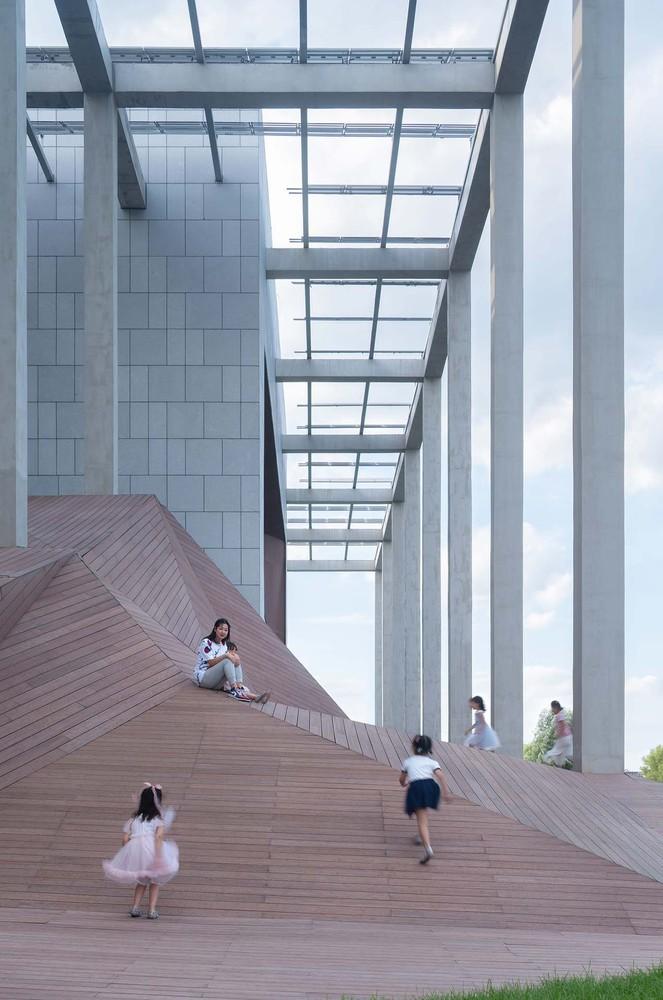 12_戶外廣場(chǎng)兒童活動(dòng)空間(攝影:曾天培).jpg 12_戶外廣場(chǎng)兒童活動(dòng)空間(攝影:曾天培).jpg